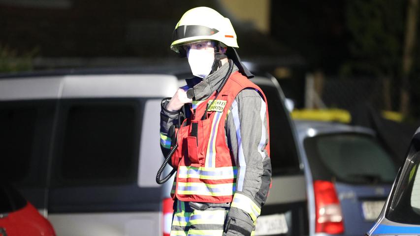 Feuerwehr rettet bewusstlose Frau aus verrauchter Wohnung in Stein