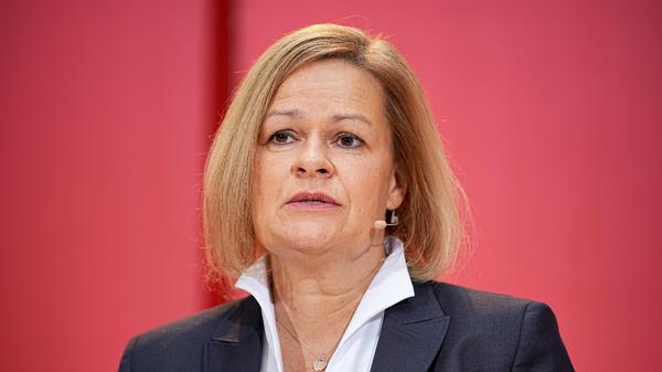 Die hessische Politikerin Nancy Faeser (SPD) folgte auf Horst Seehofer im Innenministerium.
