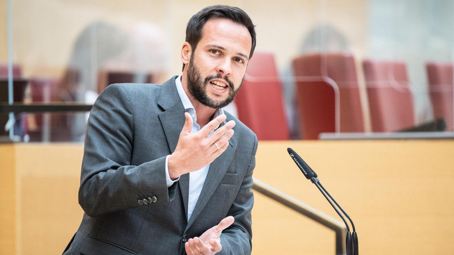 Martin Hagen, Fraktionsvorsitzender der FDP im Bayerischen Landtag, erkennt den gegenwärtigen Erfolg der Grünen neidlos an.
