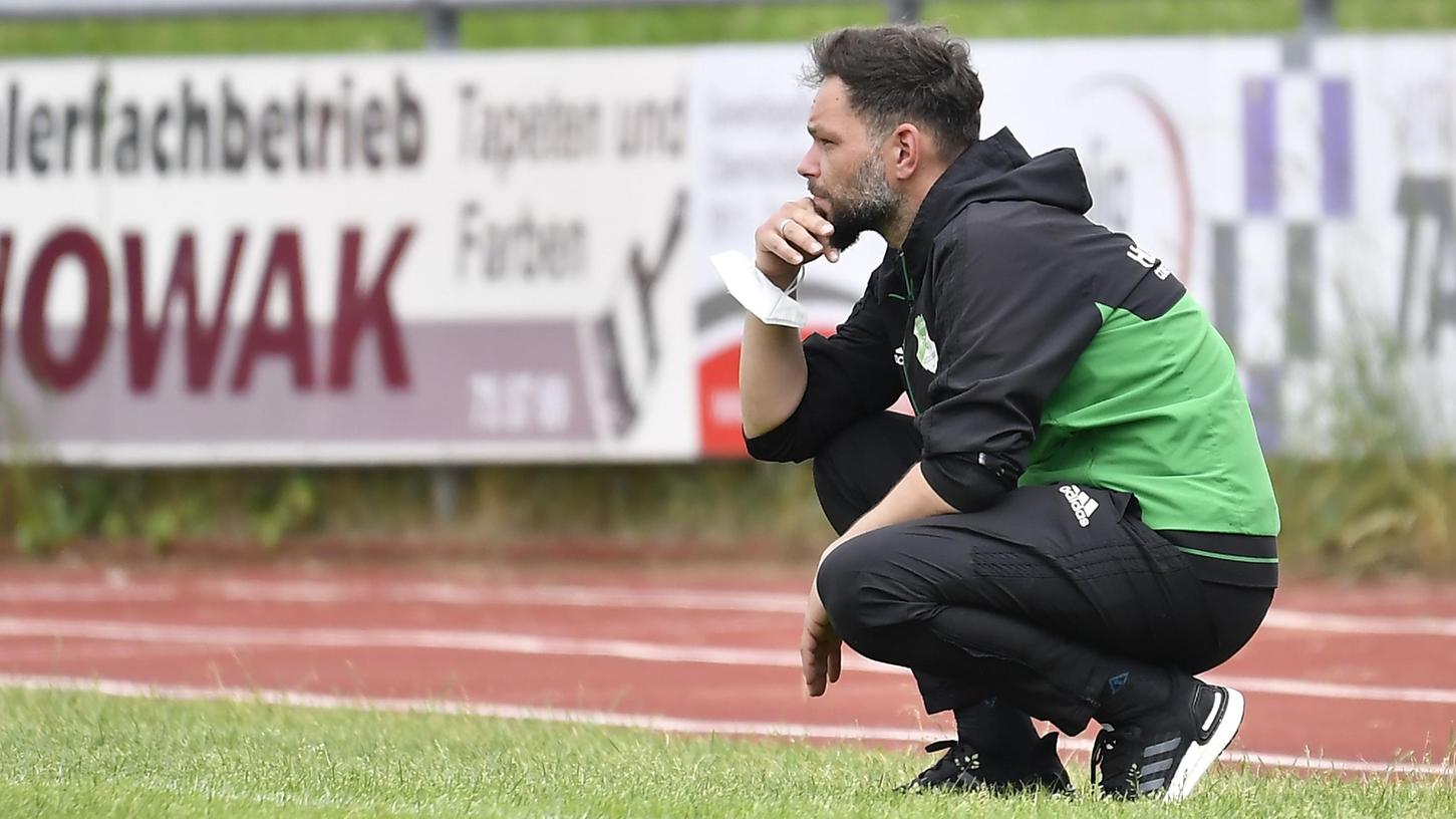 Der Coach den Glauben an sein Team noch nicht verloren: Mathias Niedworok will mit dem ASV Veitsbronn-Siegelsdorf die Klasse halten.
Der Coach den Glauben an sein Team noch nicht verloren: Mathias Niedworok will mit dem ASV Veitsbronn-Siegelsdorf die Klasse halten.