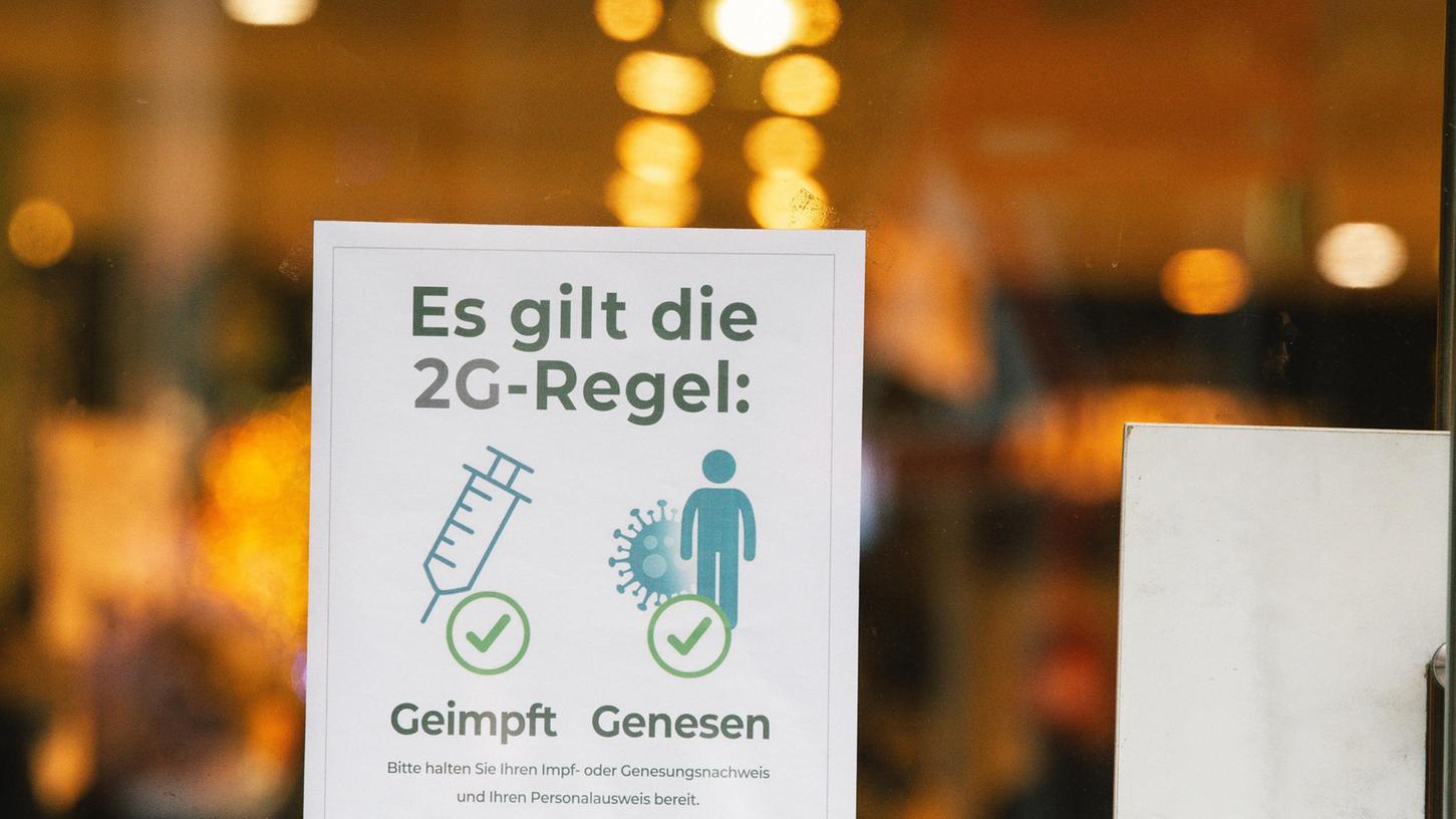 An vielen Orten in Bayern gilt inzwischen die 2G-Regel. 