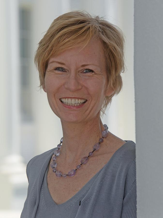Die gebürtige Schwabacherin Nora Demleitern zog nach dem Abitur in die USA und legte dort eine beeindruckende juristische Karriere hin. Als erste Frau wird sie Anfang 2022 Präsidentin des St. John's College in Annapolis/Maryland. Die gebürtige Schwabacherin Nora Demleitern zog nach dem Abitur in die USA und legte dort eine beeindruckende juristische Karriere hin. Als erste Frau wird sie Anfang 2022 Präsidentin des St. John's College in Annapolis/Maryland.