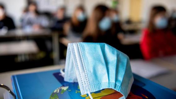 Lehrervertreter fordern: Bessere Tests in den Schulen - im Notfall auch Distanzunterricht