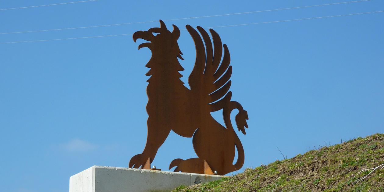 Wappentier geklaut StahlGreif im fränkischen Untersteinach vermisst
