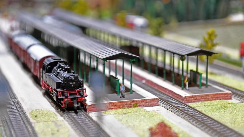 Ausstellung in der Kaiserpfalz
Eisenbahn und Teddys
07.12.21 Forchheim
Peter Roggenthin /nnz
Pauschal

