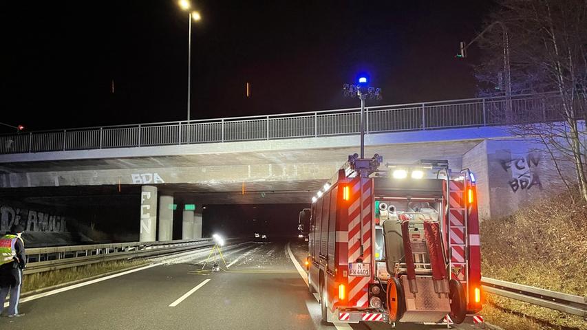 Schwertransporter rammt Brücke auf Südwesttangente: Mehrere Fahrspuren gesperrt