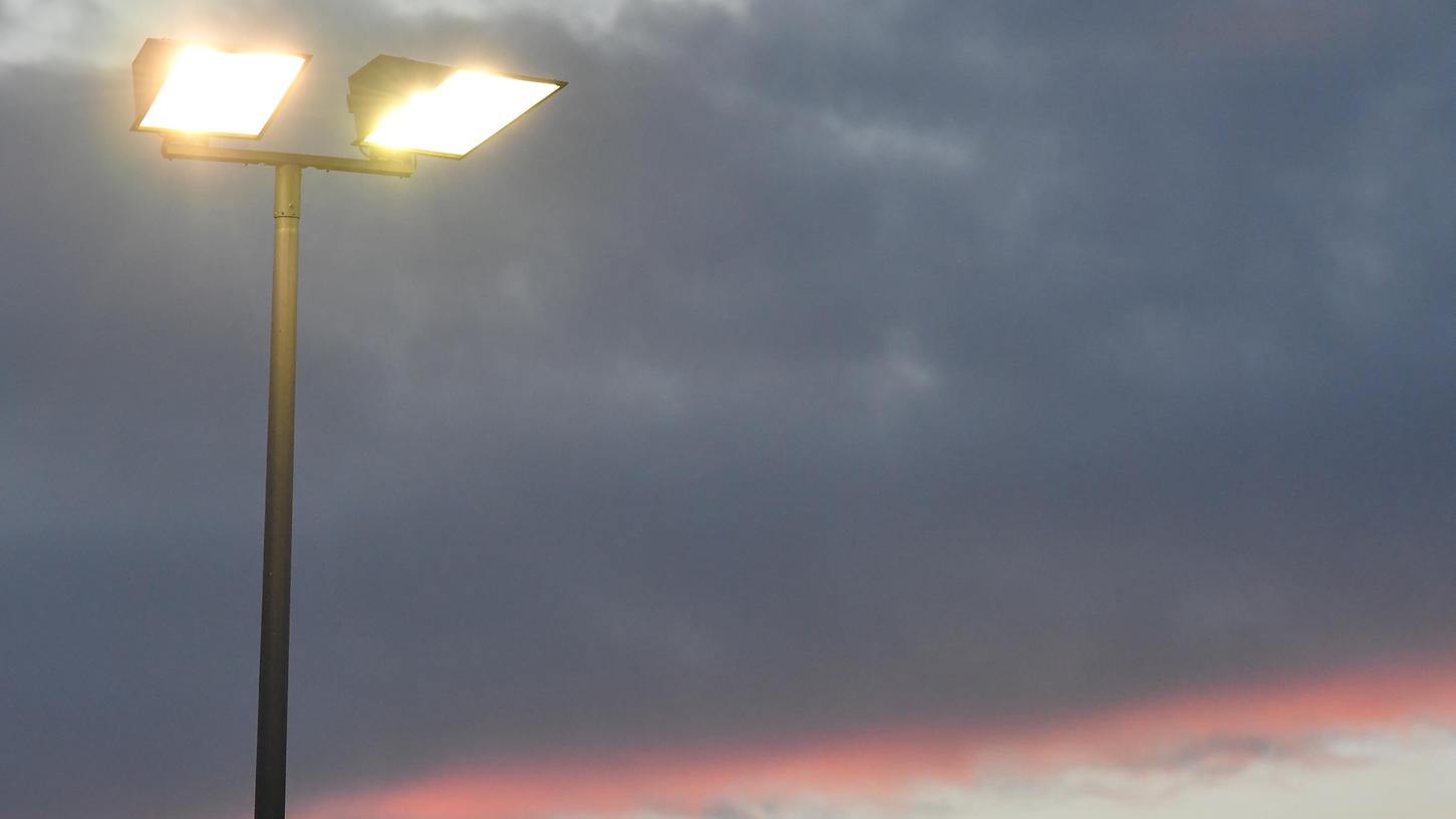 Quo vadis Amateursport? In der zweiten Jahreshälfte 2021 flackerte das Licht in der Dunkelheit merklich auf. Doch die Aussichten für den Winter sind erneut düster. Quo vadis Amateursport? In der zweiten Jahreshälfte 2021 flackerte das Licht in der Dunkelheit merklich auf. Doch die Aussichten für den Winter sind erneut düster.