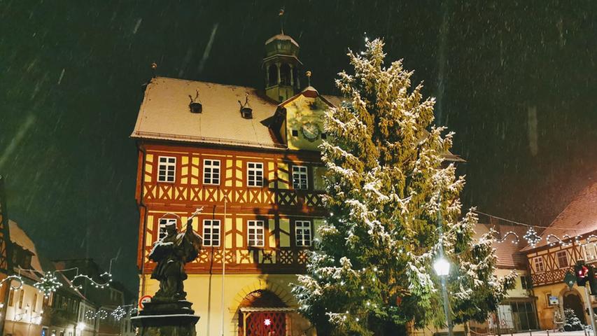 Der Winter ist da. Eine weiße Schneepracht versetzt ganz Franken in Weihnachtsstimmung.