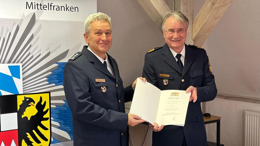 Die offizielle Verabschiedung von Polizeichef Dieter Meyer (li.) fand Ende November im Kulturzentrum Forsthaus statt. 