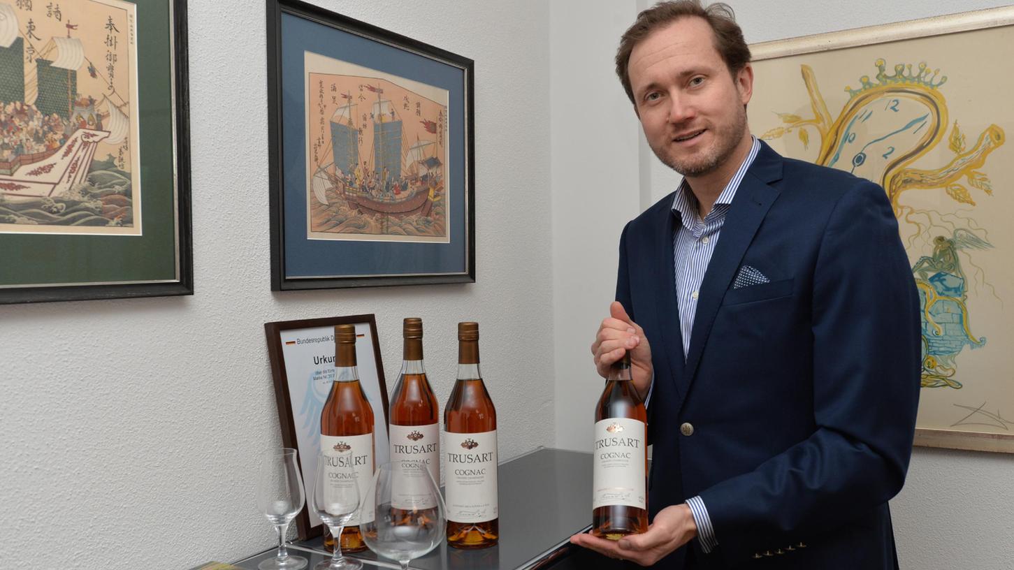 Der Neumarkter Weinhändler Christoph Richter mit dem Cocgac Trusart. 