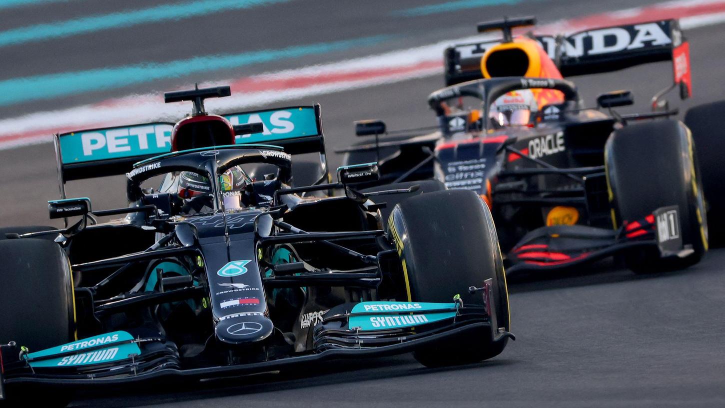 Lewis Hamilton (li.) oder Max Verstappen - wer hat in Abu Dhabi und damit auch in der Weltmeisterschaft die Nase vorn?