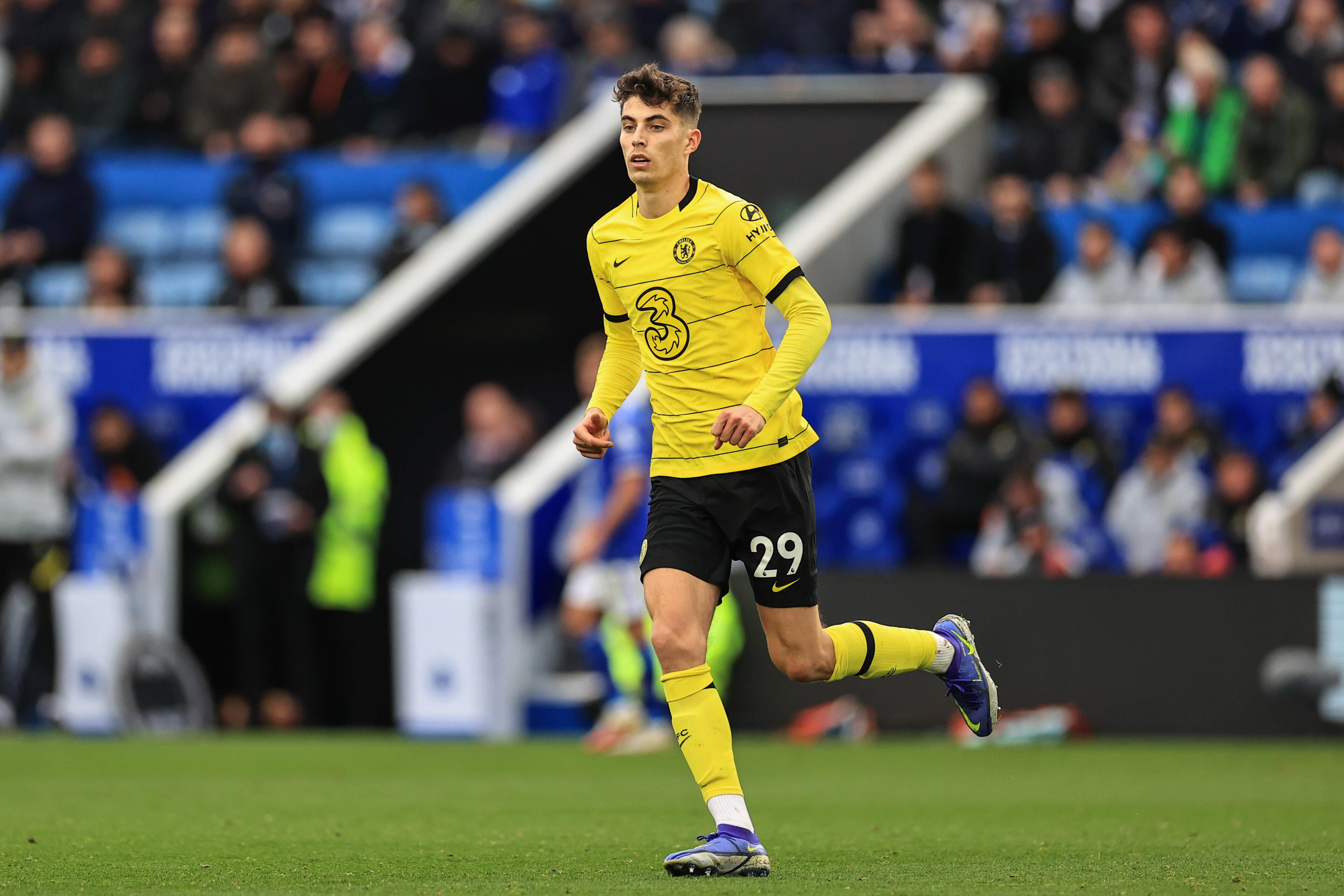 80 Millionen Euro - teurer war noch kein deutscher Fußballer. Diese Summe überwies der Chelsea FC im Sommer 2020 an Bayer Leverkusen, um sich die Dienste von Kai Havertz zu sichern. Bei den "Blues" ist Havertz zur Stammkraft und zum Unterschiedsspieler gereift: Im Champions-League-Finale 2020 erzielte der Nationalspieler sogar das entscheidende Tor - und dürfte damit die Ablösesumme schon fast wieder reingeholt haben.