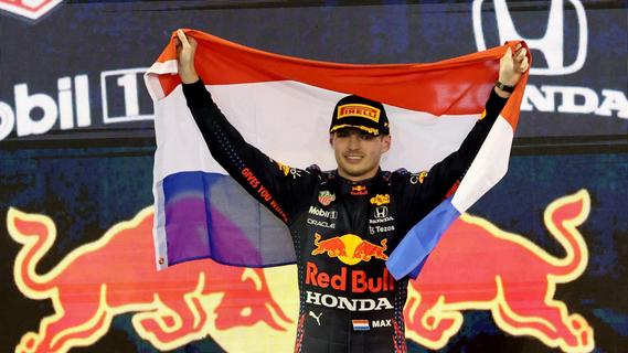 Unfassbares Formel-1-Finale: Verstappen überholt Hamilton in der letzten Runde und ist Weltmeister