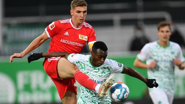 Vor dem Spiel lobte der Trainer Dickson Abiama für seine Dynamik und sein Laufpensum. Das konnte man dem Angreifer auch gegen Union nicht absprechen. Ansonsten aber schwach im Sturmzentrum. Gewann fast kein Kopfballduell und machte sich wegen technischer unsauberer Ballbehandlung einige Möglichkeiten selbst kaputt. Deshalb zurecht nach einer Stunde ausgewechselt.
