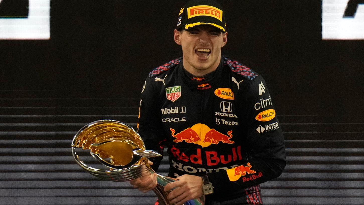 Champion of the world: Max Verstappen triumphiert nach einer wilden Fahrt in Abu Dhabi.
