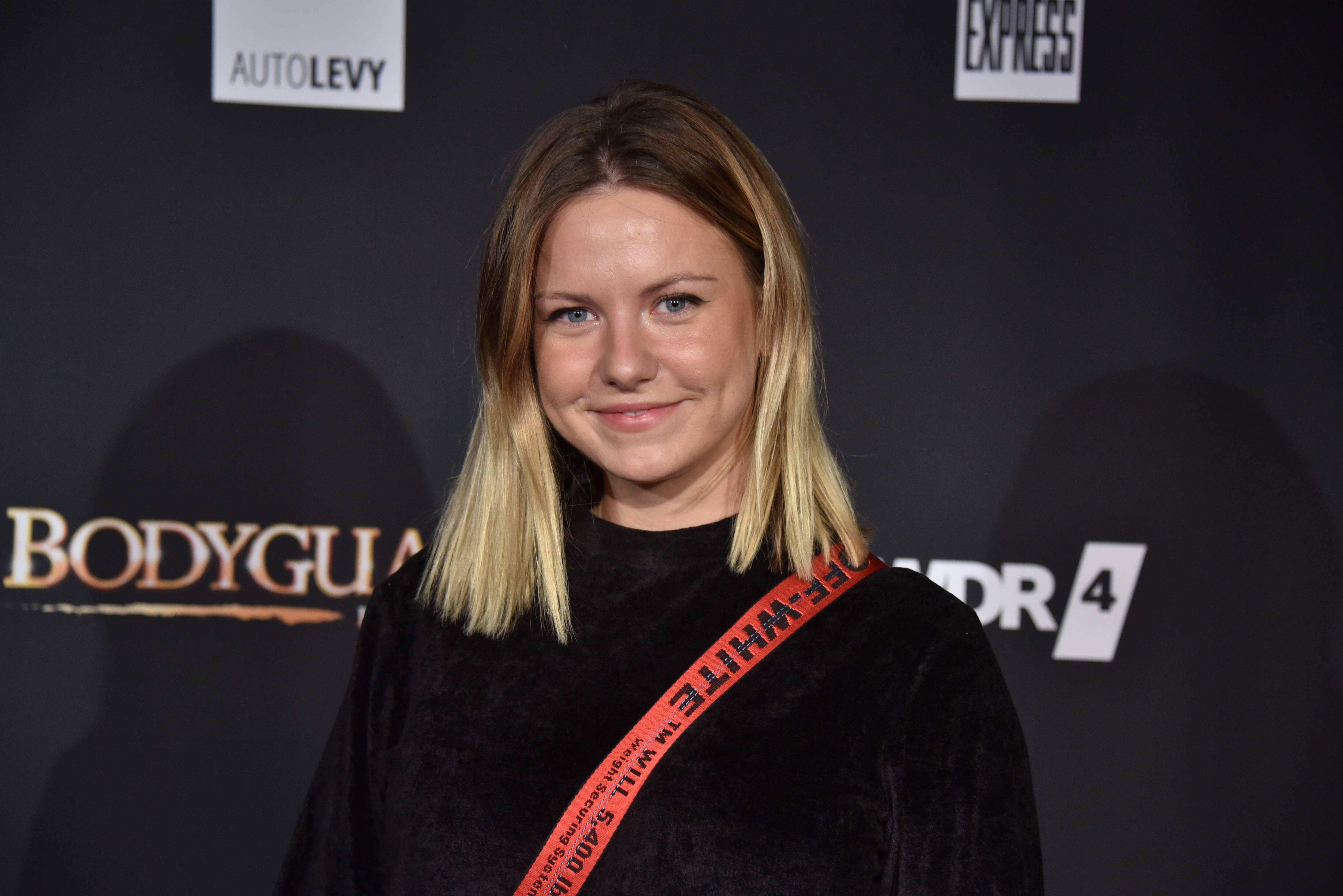 Die gebürtige Fürtherin Kelly Svirakova bespielt ihren Youtube-Kanal seit 2010 und hat damit nach wie vor Erfolg. Mehrere Videos haben weit über eine Million Klicks erreicht, damit zählt sie deutschlandweit zu den erfolgreichsten Influencerinnen. Mittlerweile lebt die 28-Jährige in Köln. Kelly Missesvlog spielt also in derselben Liga wie DagiBee oder Bibis Beautypalace. Die Influencerin fällt in den Medien aber immer wieder dadurch auf, auch über die Schattenseiten zu sprechen. Sie musste bereits mehrere Male wegen Stalkings umziehen. Youtube-Abonnenten: 1,94 Mio Meist geklicktes Video: 7,2 Mio  Aufrufe insgesamt: 392,5 Mio