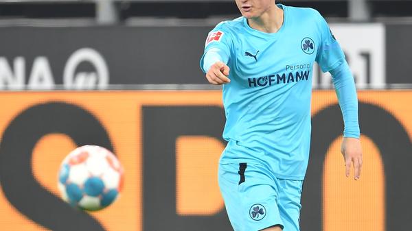 Teil einer Abwehrreihe, die gegen eine Champions-League-Mannschaft kaum etwas zuließ. Nach vorne zwar kaum zu sehen, defensiv aber meist sicher und abgeklärt. Deutliche Steigerung im Vergleich zu Auftritten in der jüngeren Vergangenheit.
