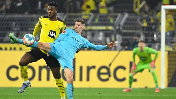 Durfte nach fünf Wochen auf der Bank mal wieder von Beginn an im Sturmzentrum spielen. Verlor in der Anfangsphase ein Laufduell gegen den wahrlich nicht schnellen Hummels, verlor gefühlt jeden Ball und schloss in aussichtsreicher Position sehr schwach ab. Wurde deshalb vollkommen zurecht zur Pause ausgewechselt.