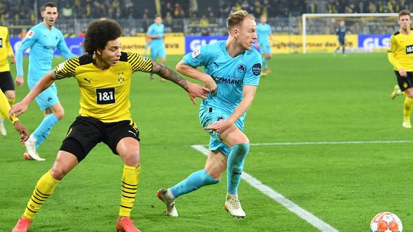 Ersetzte zur Pause den extrem schwachen Itten und hatte schon nach fünf Minuten mehr gute Aktionen. War an fast allen guten Offensivaktionen beteiligt, verpasste den Ausgleich nur knapp und beschäftigte die Dortmunder Defensive von allen Fürthern am meisten.