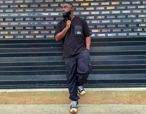 Der junge Nürnberger Chris-Yeboah Opoku hat es sich zur Aufgabe gemacht, in seinen Videos über Rassismus aufzuklären und seinen Abonnentinnen und Abonnenten Geschichten aus seinem eigenen Leben zu erzählen. Seine Videos nimmt er oft mit Freunden und Freundinnen auf, die ebenfalls afrodeutsch sind. Yeboah gehört zwar noch zu den kleineren Youtube-Kanälen, seine Message ist allerdings groß! Vor etwa vier Jahren hat er damit begonnen, Videos auf Youtube hochzuladen, um ein afrodeutsches Vorbild für die jüngere Generation zu sein.   Youtube-Abonnenten: 32.000 Meist geklicktes Video: 179.000 Aufrufe insgesamt: 4 Mio  