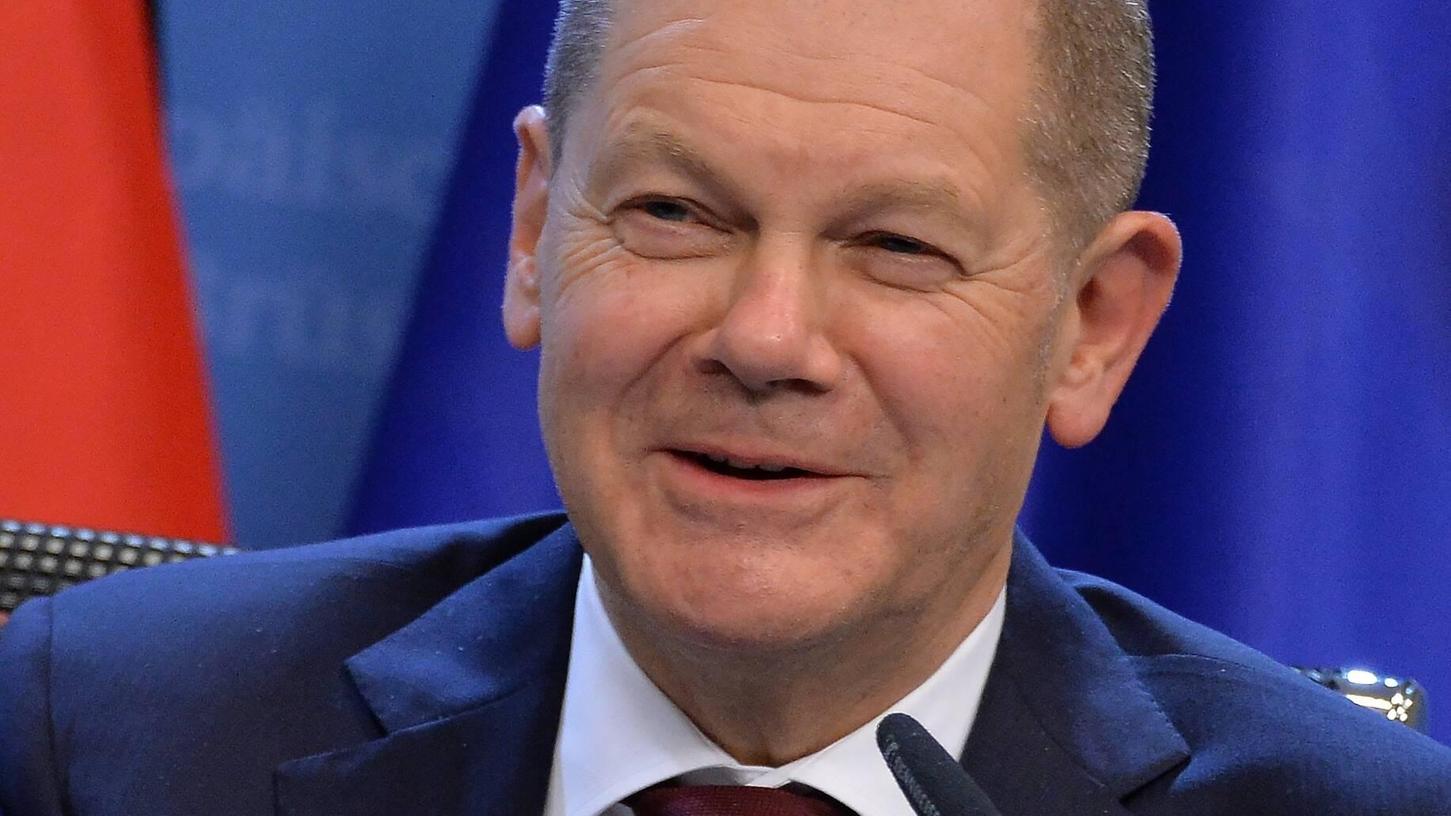 Olaf Scholz verdient als Bundeskanzler rund 20 000 Euro brutto pro Monat. 