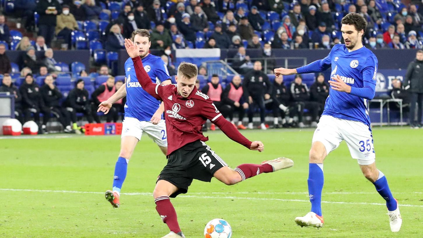 Ein weiterer Schritt auf dem Weg zurück in die Stammelf: Auf Schalke erzielte Fabian Nürnberger sein zweites Saisontor.
Ein weiterer Schritt auf dem Weg zurück in die Stammelf: Auf Schalke erzielte Fabian Nürnberger sein zweites Saisontor.