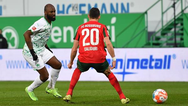 Bestes Spiel im Fürther Trikot. Agierte auf seiner linken Abwehrseite sehr abgeklärt und schaltete sich auch nach vorne permanent ein. Hätte gerne, wie er unzufrieden kundtat, noch mehr Bälle bekommen, bekam sie aber nicht. In dieser Form aber auch 2022 gesetzt.