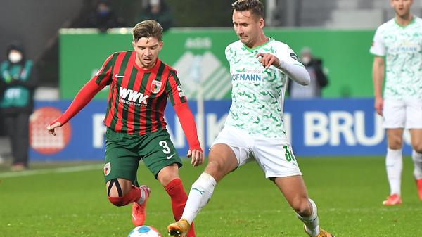 Nach einem schwachen Spiel in Dortmund mit einer besseren Leistung. War sehr präsent in den Zweikämpfen und konnte endlich mal wieder seine Körperlichkeit und Zweikampfstärke ausspielen. Im Privatduell der Aggressive Leader gegen Augsburgs Niklas Dorsch klarer Sieger.