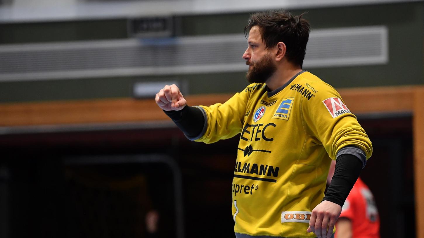 Spiegelbild der Mannschaftsleistung: Gegen Melsungen zeigte Martin Ziemer in der ersten Halbzeit fünf starke Paraden, danach bekam er die Finger nicht mehr an den Ball.
Spiegelbild der Mannschaftsleistung: Gegen Melsungen zeigte Martin Ziemer in der ersten Halbzeit fünf starke Paraden, danach bekam er die Finger nicht mehr an den Ball.
