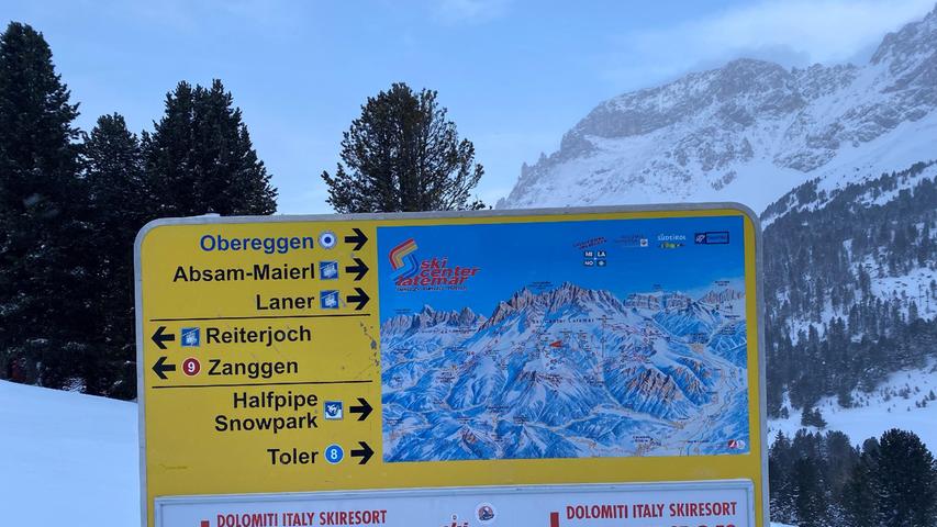 Übersichtlich und doch abwechslungsreich präsentiert sich das Skigebiet. Die Pisten starten in Obereggen auf 1550 Metern Höhe und erreichen auf 2500 Metern den höchsten Punkt.
