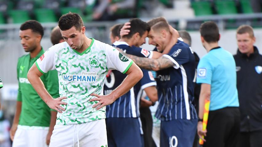 Eines der Schlüsselspiele der Bundesliga-Hinrunde: Das Kleeblatt verliert zuhause gegen Abstiegskonkurrent Bochum. Entsprechend ist die Laune bei Nick Viergever.
Eines der Schlüsselspiele der Bundesliga-Hinrunde: Das Kleeblatt verliert zuhause gegen Abstiegskonkurrent Bochum. Entsprechend ist die Laune bei Nick Viergever.