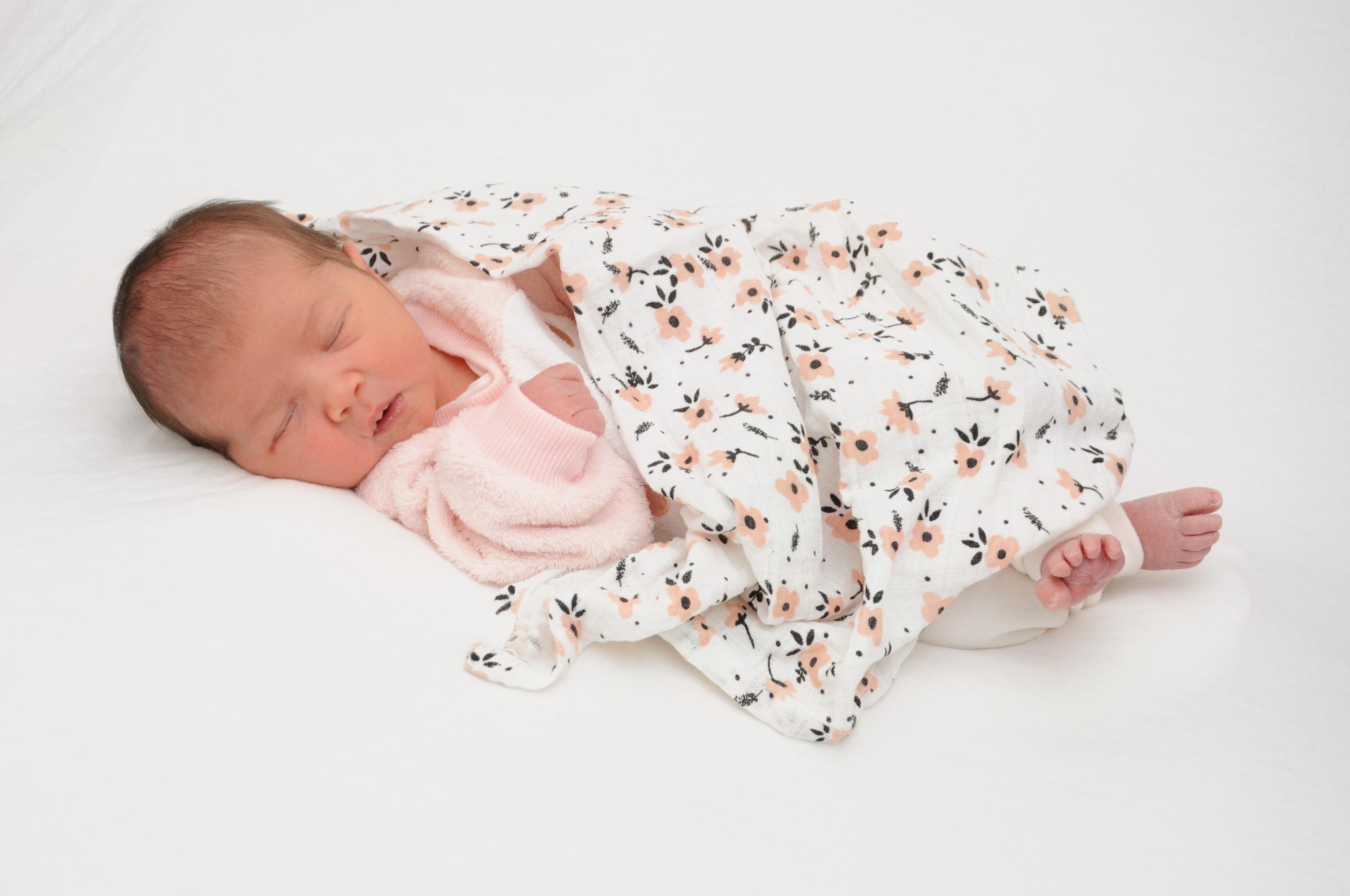 Pünktlich zu Weihnachten! Die kleine Kaya Milea kam am 19. Dezember im Südklinikum Nürnberg zur Welt. Mit 54 Zentimetern brachte sie 3870 Gramm auf die Waage.