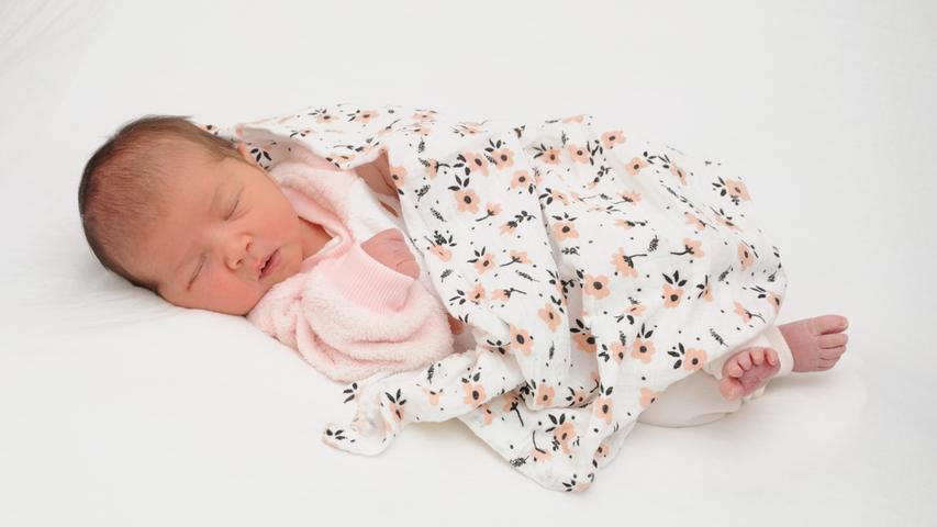 Pünktlich zu Weihnachten! Die kleine Kaya Milea kam am 19. Dezember im Südklinikum Nürnberg zur Welt. Mit 54 Zentimetern brachte sie 3870 Gramm auf die Waage.
