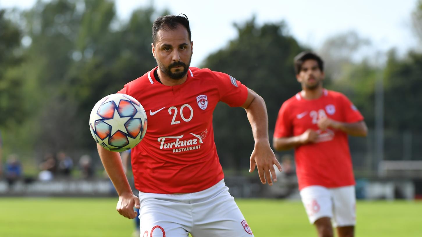 Ahmet Dönmez lief in der Vorrunde noch als Spielertrainer in der Kreisliga für Vatanspor auf. Jetzt soll er den Landesligisten Türkspor zurück auf Erfolgskurs bringen.
