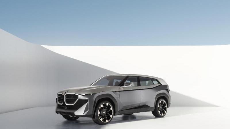 Der hochgezüchtete SUV XM von BMW hat bei seiner Vorstellung für jede Menge Kritik gesorgt.
Der hochgezüchtete SUV XM von BMW hat bei seiner Vorstellung für jede Menge Kritik gesorgt.