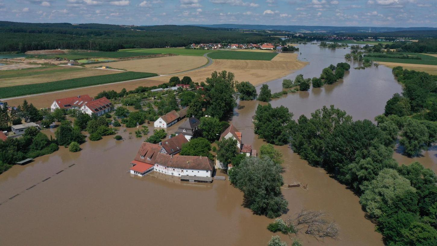 Großen Schaden erlitt die Laufer Mühle durch das extreme Hochwasser. Für die Behebung gab es jetzt eine Spende der Gemeinde Röttenbach.