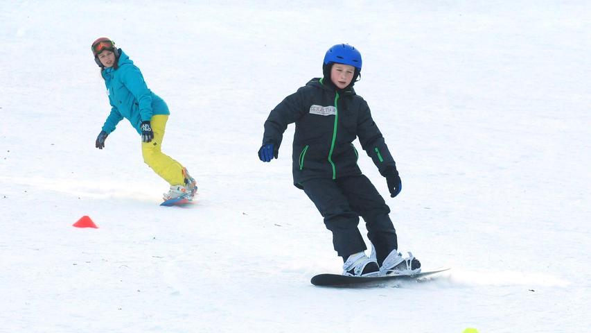 Damit die Wintersport-Freunde schnell auf die Piste können, würden die Mitglieder vom Skicklub Pegnitz auch eine Hau-Ruck-Aktion starten und am Lift alles vorbereiten - sobald Schnee liegt.
Damit die Wintersport-Freunde schnell auf die Piste können, würden die Mitglieder vom Skicklub Pegnitz auch eine Hau-Ruck-Aktion starten und am Lift alles vorbereiten - sobald Schnee liegt.