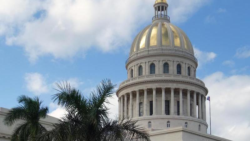 Das Capitolio in Havanna, der Hauptstadt Kubas, wird von Touristen gern besucht. Das Capitolio in Havanna, der Hauptstadt Kubas, wird von Touristen gern besucht.