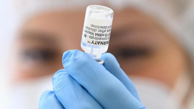 Pensionierte Pathologen warnen in einer Pensionierte Pathologen warnen in einer