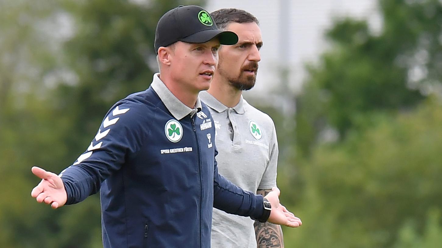 Zurückgekehrt und befördert: Petr Ruman (links) leitet wieder die U23 an, Roberto Hilbert künftig die U19.
Zurückgekehrt und befördert: Petr Ruman (links) leitet wieder die U23 an, Roberto Hilbert künftig die U19.