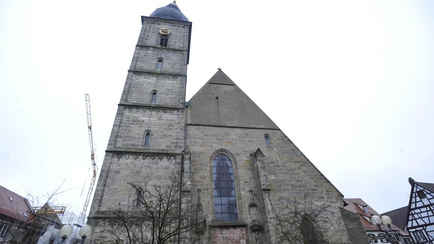  Imposant reckt sich die Kirche St. Martin in der Altstadt empor.