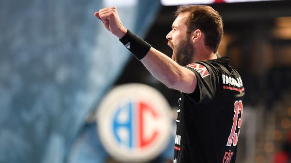 Auch in dieser Saison setzte sich die Leidenszeit des Steffen Fäth zunächst fort. Erst ab dem zehnten Spieltag tastete er sich wieder heran, im Pokal gegen die HSG Wetzlar und gegen die Rhein-Neckar Löwen bewies er, dass die Spielsteuerung des HCE mit ihm auf einem anderen Niveau ist.