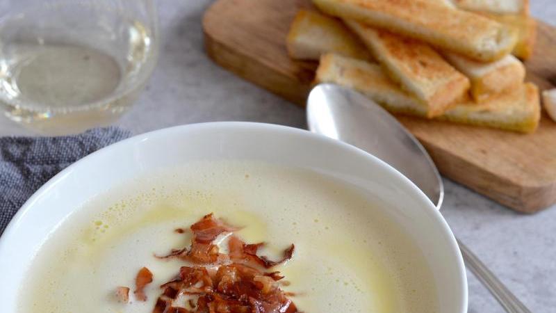 Rezept für Appenzeller Käsesuppe mit Knusper-Speck