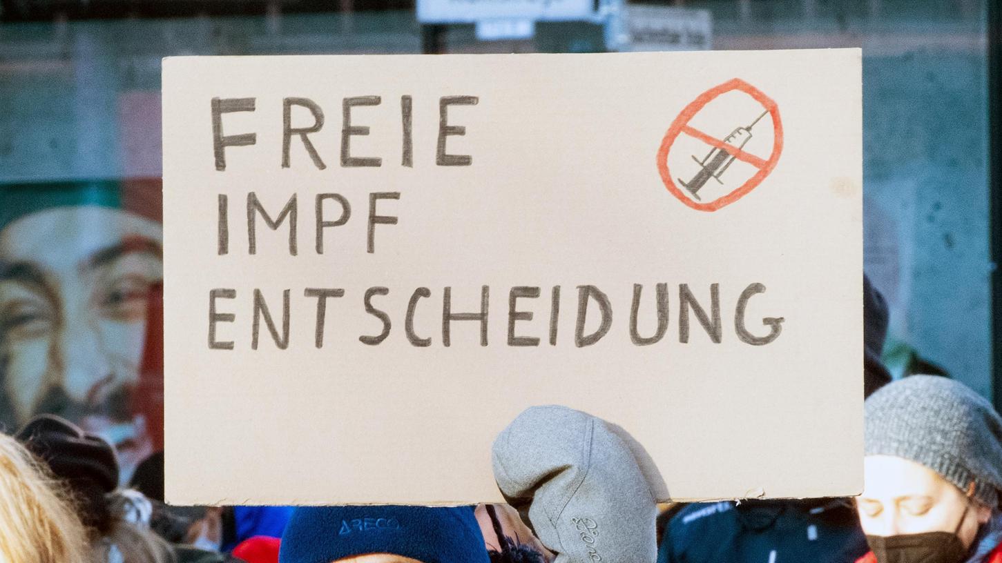 Zahlreiche Menschen klagten im Freistaat gegen die Corona-Maßnahmen.
Zahlreiche Menschen klagten im Freistaat gegen die Corona-Maßnahmen.