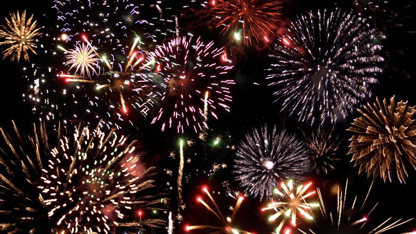 Heuer nicht am Himmel zu sehen: bunte Feuerwerksblumen zu Silvester.
Heuer nicht am Himmel zu sehen: bunte Feuerwerksblumen zu Silvester.