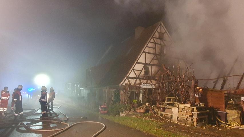 Beim Brand eines Gebäudes in Haundorf-Brand kommt ein Mensch zu Tode. Es handelt sich um den 63-jährigen Bewohner des Anwesens.  