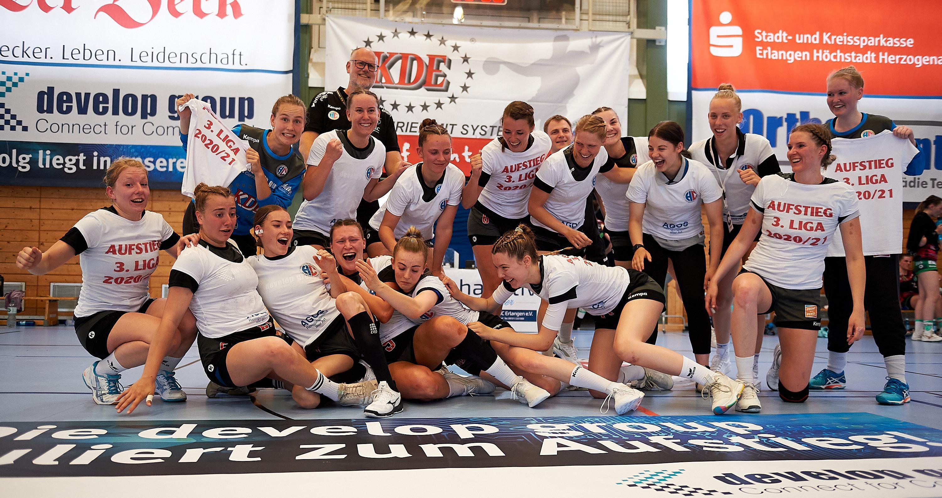 Die Handballerinnen des HC Erlangen hatten es ja sportlich schon geschafft, bereits in der Vorsaison hätten sie in die dritten Liga aufrücken können. Doch das wollte der Verein nicht. Also haben die HCE-Damen ihre Leistung einfach wiederholt - und sind dann eben 2021 aufgestiegen. Einfach aber war das in der turbulenten Bayernliga-Runde rund um Corona natürlich nicht. Am Ende setzte sich die Mannschaft von Trainer Attila Kardos in einem Aufstiegsturnier Ende Juni durch, mit Siegen gegen den HSV Bergtheim und den TSV EBE Forst United. 
