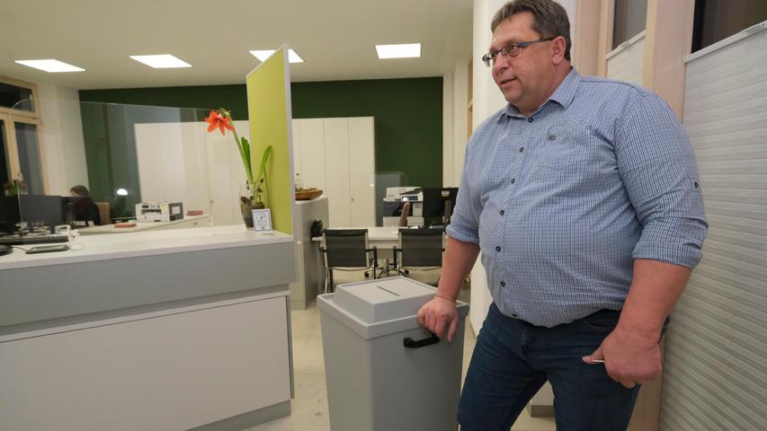 Noch kein Jahr ist Andreas Truber Bürgermeister und schon muss er den ersten Bürgerentscheid in der Geschichte Pilsachs mit schultern. Das Votum fällt eindeutig aus, denn 69 Prozent der Abstimmenden haben nichts dagegen, dass ein Lebensmittel-Großhändler an der B299 bei Laaber ein großes Logistikzentrum hochzieht.  
