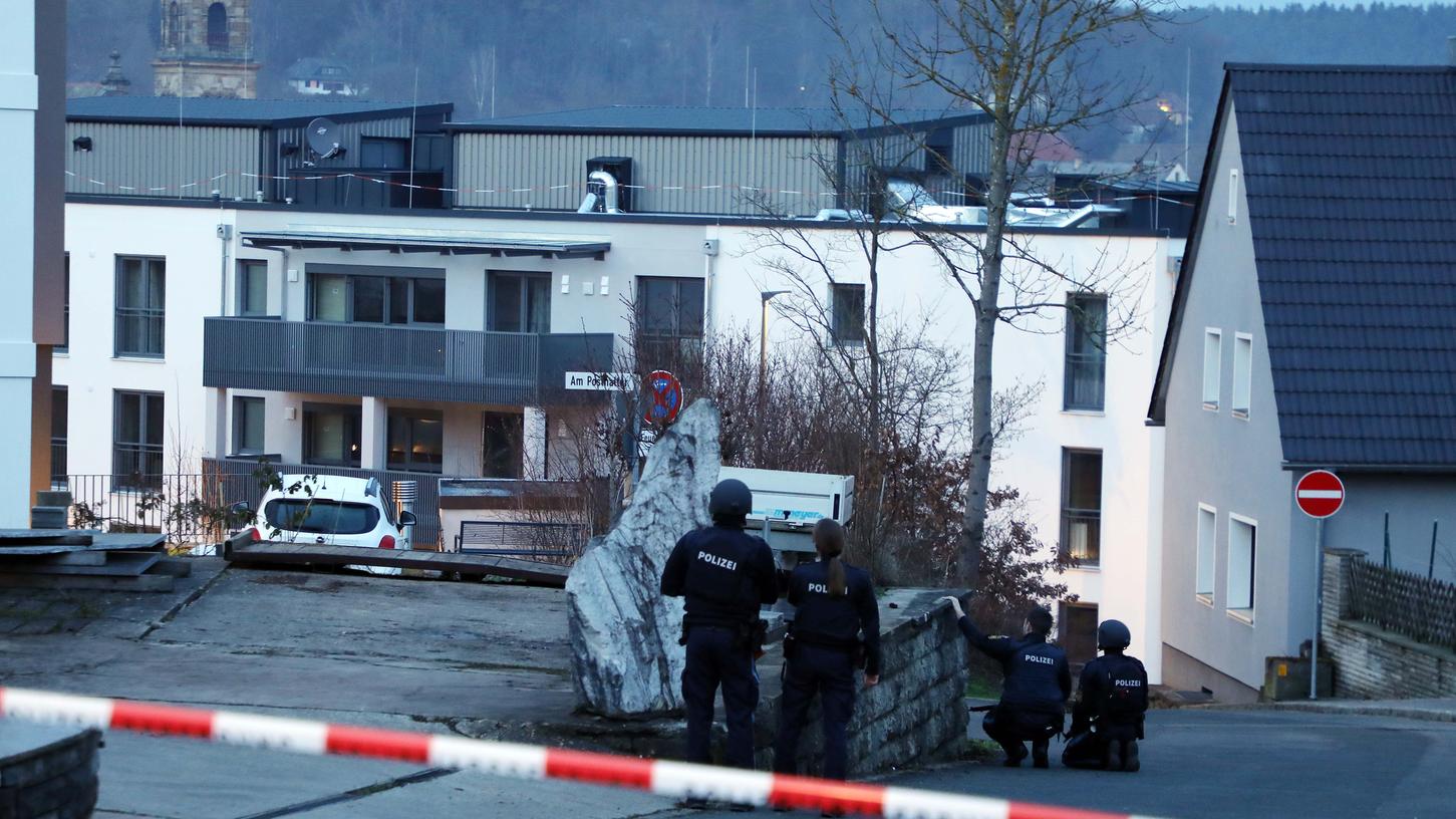 Das SEK hat in einer Pegnitzer Wohnung einen Mann und eine Frau tot aufgefunden.