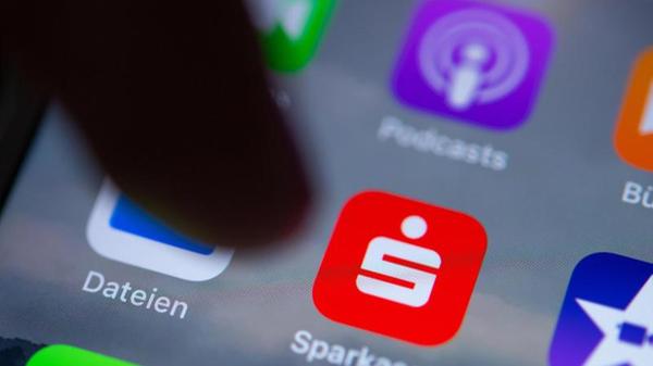 Gebühren und technische Hürden bremsen Instant Payments_urn-newsml-dpa-com-20090101-220103-99-572770_large_4_3.jpg